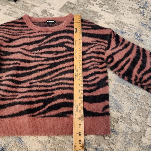 Express Fuzzy SOFT pink mauve/black zebra sweater. Women's size Large. - Picture 12 of 15
